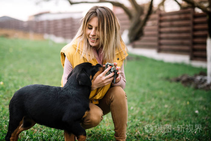 女人与公犬做的简单介绍